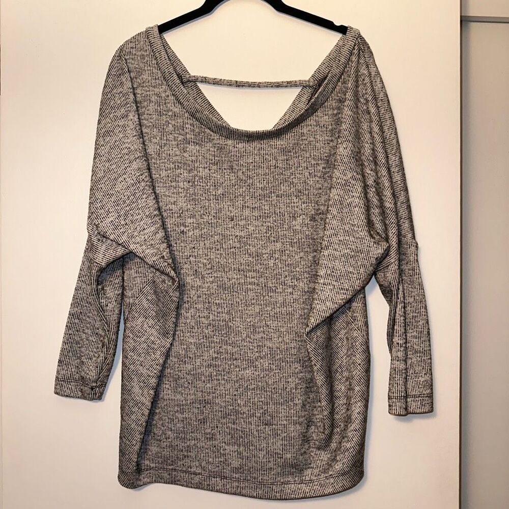 WHBM Women’s Small Gray White Heathered Slouchy Drop Shoulder Sweater EUC